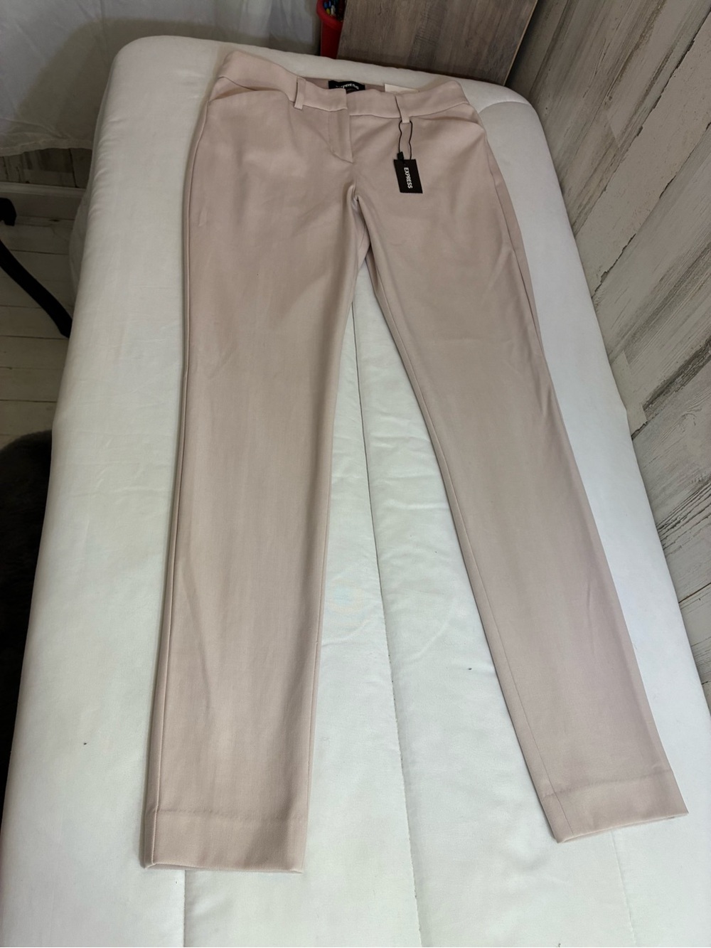 Express Light Beige Women's juniorDress skinny mid rise Trousers Women’s Sz 0R